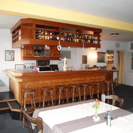 Eperhof Hotel 2*